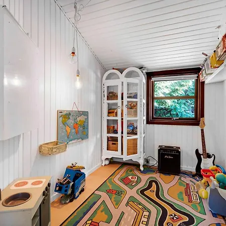 Holiday home Idyllic Forest-fringed Holiday By The Beach *