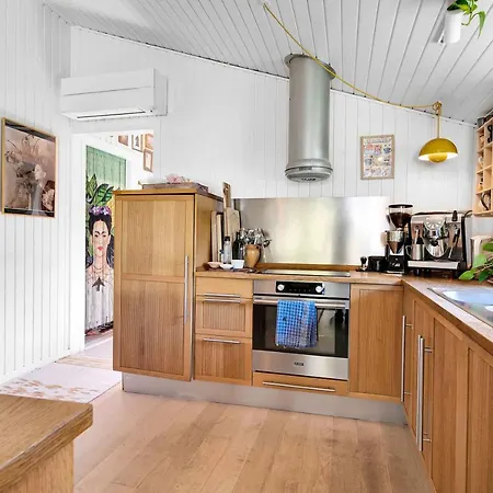 Holiday home Idyllic Forest-fringed Holiday By The Beach