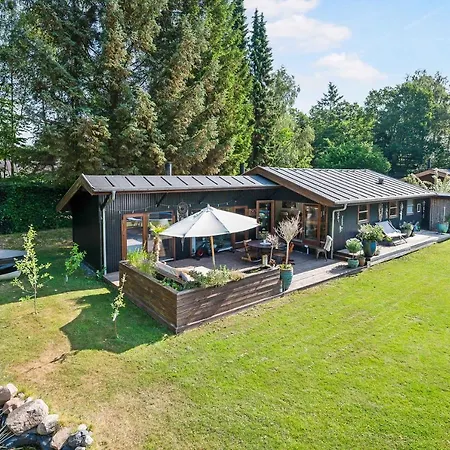 Idyllic Forest-fringed Holiday By The Beach Ega
