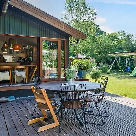 Idyllic Forest-fringed Holiday By The Beach * Ega